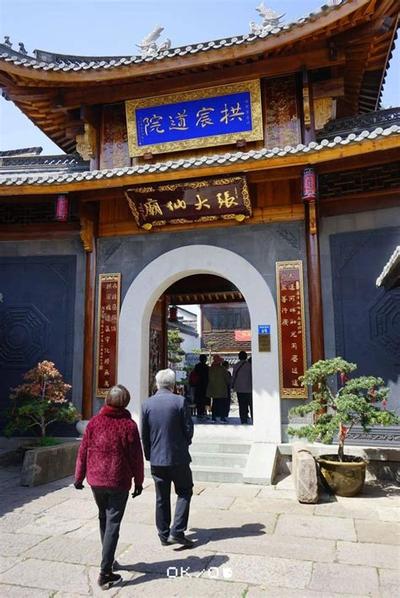 2025年龙宝宝起名大全：10个文雅脱俗好名字推荐